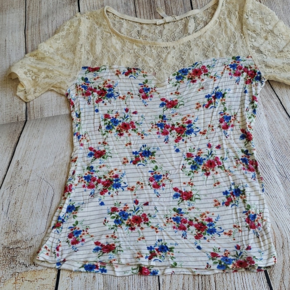 💟Lace Topped Tee